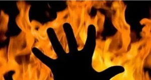 बाँकेमा श्रीमती र २ वर्षे छोरालाई युवकले पेट्रोल छर्केर लगाए आगो