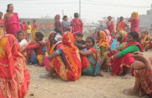 गरिबलाई मारेर लघुबित्त मोटाउन थालेको भन्दै ऋणीहरू आन्दोलनमा