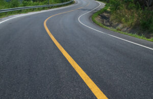 मंगलबार राति करिब १० बजेबाट अवरुद्ध बनेको बेनी जोमसोम सडक खुल्यो