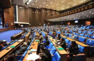 प्रतिपक्षी दलले गरे संसद अवरुद्ध