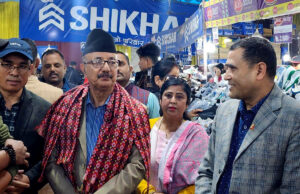 उद्योगमन्त्री रिजालले गरे भृकुटीमण्डपमा जारी जुत्ता चप्पल व्यापार मेलाको अवलोकन