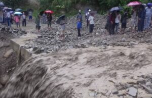 म्याग्दी र मुस्ताङ जोड्ने मालढुंगा–बेनी सडक अवरुद्ध