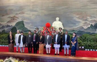 राष्ट्रिय सभा अध्यक्ष तिमिल्सिनाद्वारा माओत्सेलुङको समाधिस्थलमा पुगेर श्रद्धाञ्जली अर्पण