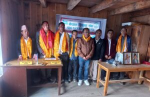 तरुण दल केन्द्रीय सदस्य थापाद्वय शिक्षक संघ सोलुखुम्बुबाट सम्मानित