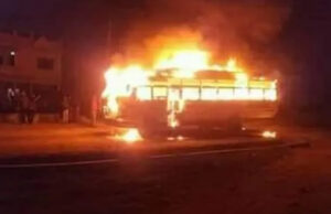 भक्तपुरमा पार्किङ गरेर राखिएको बसमा आगजनी