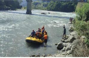 दार्चुलाको चौलानी नदीमा बगेर एक बालक बेपत्ता