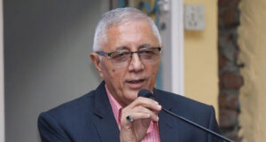 दुई तिहाइ पुर्याएर संविधान संशोधन गर्दिन्छौं भन्नु गलतः शेखर कोइराला