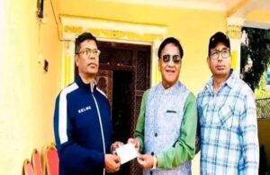 पूर्वमुख्यमन्त्री शाहीद्वारा भूकम्पपीडितलाई आर्थिक सहयोग
