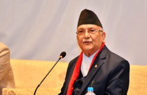 राष्ट्रपति र प्रधानमन्त्री संविधान सिध्याउने कुरामा लाग्नुभएको छ : ओली