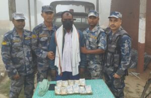 स्रोत नखुलेको नेपाली रुपैयाँसहित एक जना नियन्त्रणमा