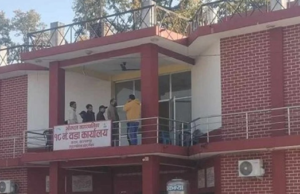 कञ्चनपुरको भीमदत्त नगरपालिकाको एक वडा कार्यालयभित्र युवती मृत भेटिइन्