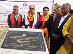 प्रधानमन्त्रीद्वारा धनुषा र सिरहा जोड्ने पक्की पुलकाे शिलान्यास