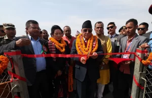 प्रधानमन्त्रीद्वारा कमला नदीमा निर्माण भएको झोलुङ्गे पुलको उद्घाटन