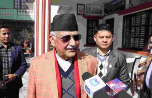 नयाँ गठबन्धनको बैठकबाट बाहिरिए ओली, रविसहित छलफल जारी