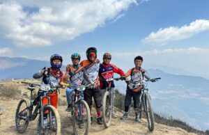 फ्रान्सका ह्यूगो र क्यानडाकी कोरिनले जिते एन्डुरो रत्नाङ्गेको उपाधि