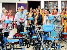 वीरेन्द्रनगरमा ‘मेयरसँग महिला किसान’ कार्यक्रम : आत्मनिर्भर बनाउन मेसिनरी औजार वितरण