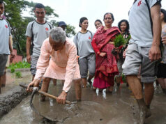 राष्ट्रपतिले शीतल निवासमा रोपे धान