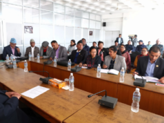 आफ्ना सांसदहरूलाई माओवादीले लगायो ह्विप