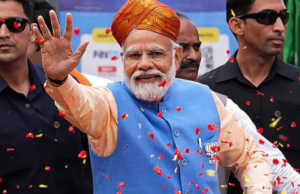 भारतका प्रधानमन्त्री मोदीले लिए शपथ