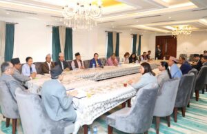 प्रधानमन्त्री दाहालसँग सभामुख, उपसभामुखकाे छलफल