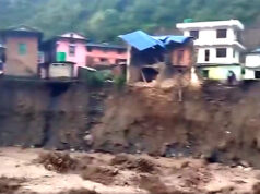 रुकुमपश्चिममा बाढीले घर बगाउँदा तीन बालिकाको मृत्यु