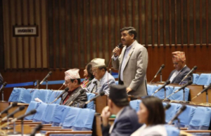 अल्पमतमा परेका प्रधानमन्त्री एक सेकेन्ड पनि पदमा बस्न मिल्दैन : ठाकुर गैरे