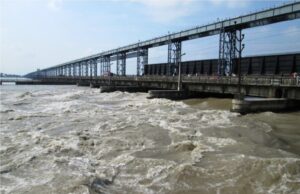 सप्तकोशीमा पानीको बहाव उच्च, सबै ढोका खोलियो