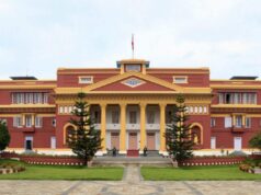 नवनियुक्त प्रदेश प्रमुखले शपथ लिँदै