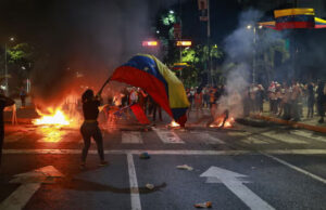 भेनेजुएलाको राष्ट्रपतिमा मादुरो विजयी पछि विरोध प्रदर्शन थप चर्कियो