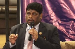 अनुगमन गर्न गेटमा पुग्दा नेताहरूको फोन आइसक्छ : सभापति खान