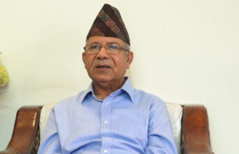 संविधान संशोधन गर्ने भए खुला बहस गरौँ : माधव नेपाल