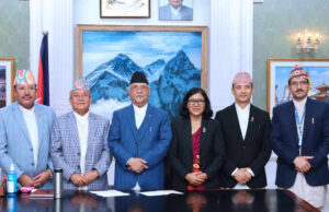 आगामी मंसिरमा स्थानीय तहको उपचुनाव गर्न प्रधानमन्त्रीलाई आयोगको सुझाव