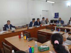 शिक्षा समिति बैठकमा धनराज गुरुङले कर्मचारीलाई थर्काए