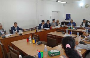 शिक्षा समिति बैठकमा धनराज गुरुङले कर्मचारीलाई थर्काए