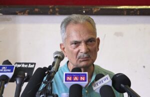 कांग्रेसीले पढ्दैनन्, कम्युनिस्टले छोडिसकेः पूर्वप्रधानमन्त्री भट्टराई
