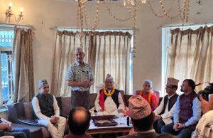 पूर्वप्रधानमन्त्री लोकेन्द्रबहादुर चन्दलाई डा. कृष्णजङ्ग राणा प्रज्ञा पुरस्कार