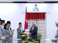 निर्वाचन आयोगले राष्ट्रपति समक्ष बुझायो वार्षिक प्रतिवेदन