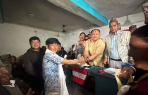 सोताङ गाउँपालिकामा विभिन्न पार्टिका दर्जनौं कार्यकर्ता नेपाली काँग्रेसमा प्रवेश