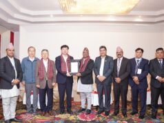 पर्यटनमन्त्री पाण्डेले गरे विश्वविख्यात चिनिया वैज्ञानिकलाई सम्मान