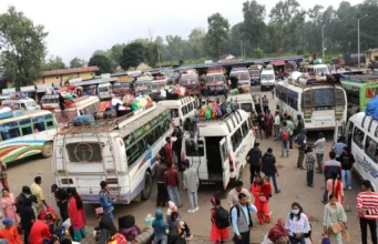 सार्वजनिक यातायात तथा हवाई टिकट पाउन मुस्किल
