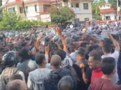 पोखरामा प्रहरी र प्रदर्शनकारीबिच घम्साघम्सी