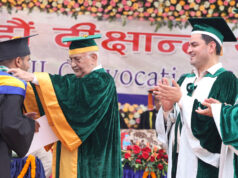 प्रधानमन्त्रीबाट बीपी कोइराला स्वास्थ्य विज्ञान प्रतिष्ठानका विद्यार्थी दीक्षित