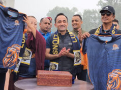 मायादेवी मन्दिरमा लुम्बिनी लायन्सको जर्सी सार्वजनिक