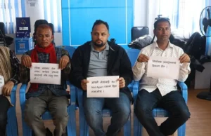 रविलाई बेवास्ता गरिएको भन्दै पार्टी कार्यालय घेर्न पुगे रास्वपाका समर्थक
