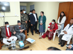 राष्ट्रपति पौडेलको स्वास्थ्य अवस्था बुझ्न प्रधानमन्त्री ओली अस्पतालमा