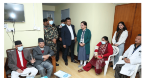 राष्ट्रपति पौडेलको स्वास्थ्य अवस्था बुझ्न प्रधानमन्त्री ओली अस्पतालमा