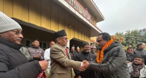 पार्टी प्रवेश गर्नेहरुलाई अध्यक्ष प्रचण्डद्वारा स्वागत