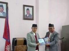 बागमती प्रदेश प्रमुख देवकोटालाई दलित आयोगको प्रतिवेदन हस्तान्तरण