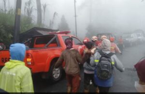 इण्डोनेसियामा पहिरोमा परी मृत्यु हुनेको संख्या १८ पुग्यो