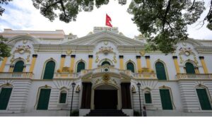 बैंकिङ प्रणालीबाट ९० अर्ब रुपैयाँ तान्दै राष्ट्र बैंक